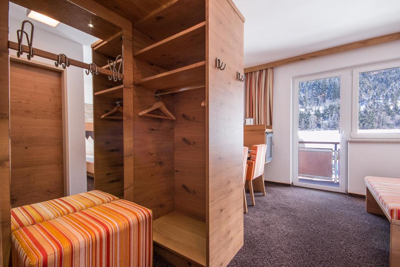 Double Room,1319595565:JPEG